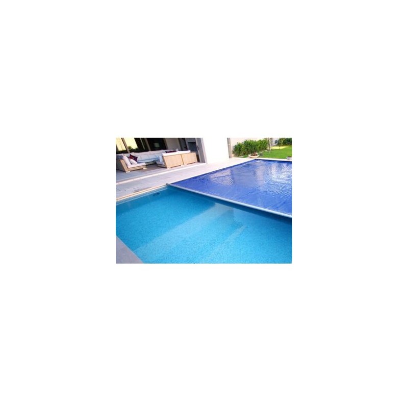 Cubierta Eclipse deck topguide marca coverstar de 2.72m de ancho x 11.30m de largo, con rieles sobre nivel de banqueta, switch c